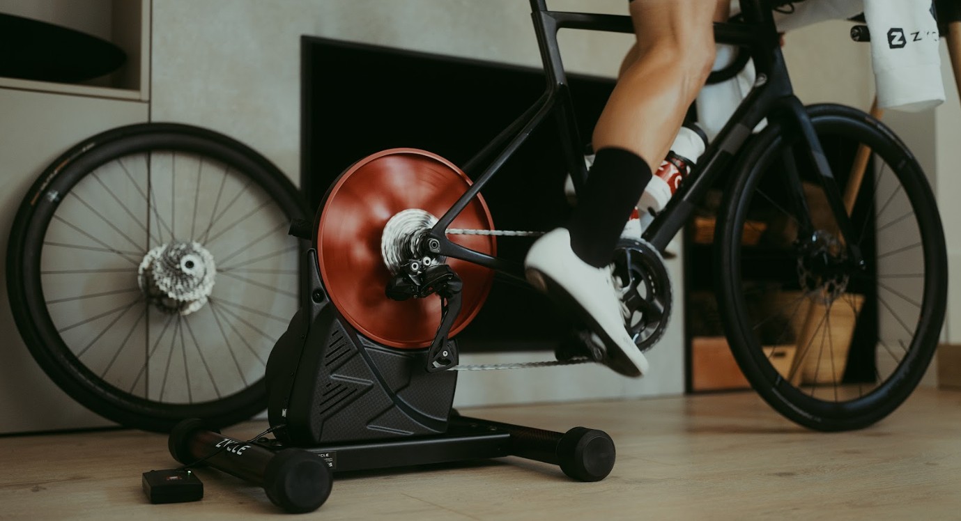 Errores frecuentes al entrenar con rodillo inteligente y cómo corregirlos para mejorar tu rendimiento